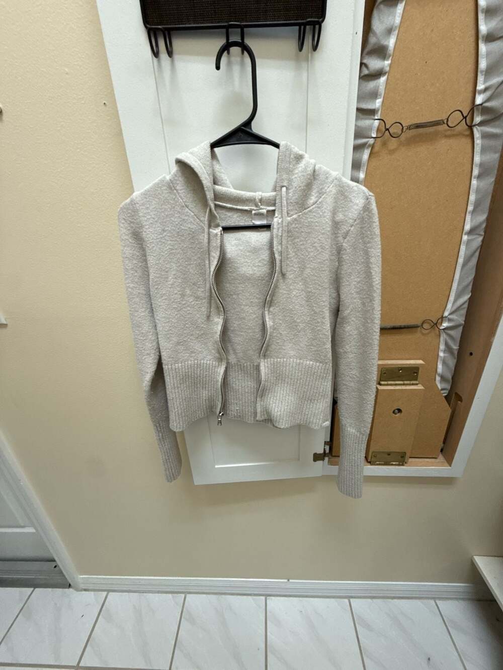 Gilly Hicks Women's Size L Beige Knit Zip-Up Hoodie